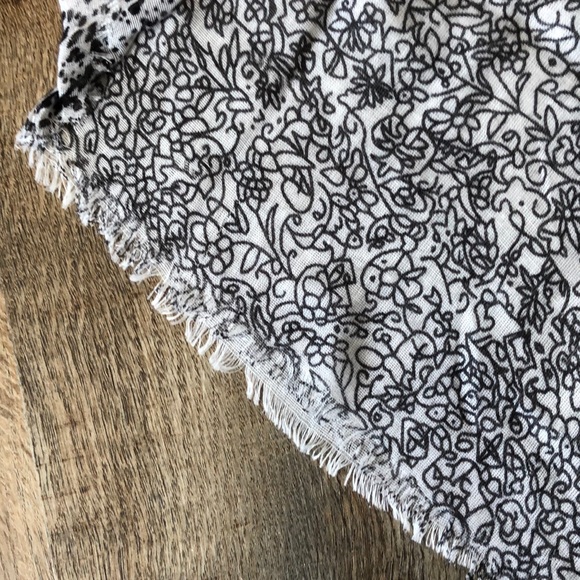 Sheer 3-layer scarf - Picture 5 of 7